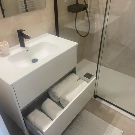 T2 Vue Apartment