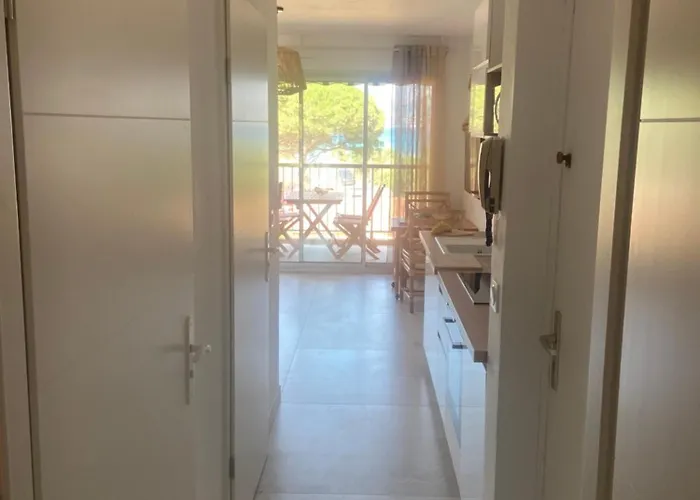 T2 Vue Apartment